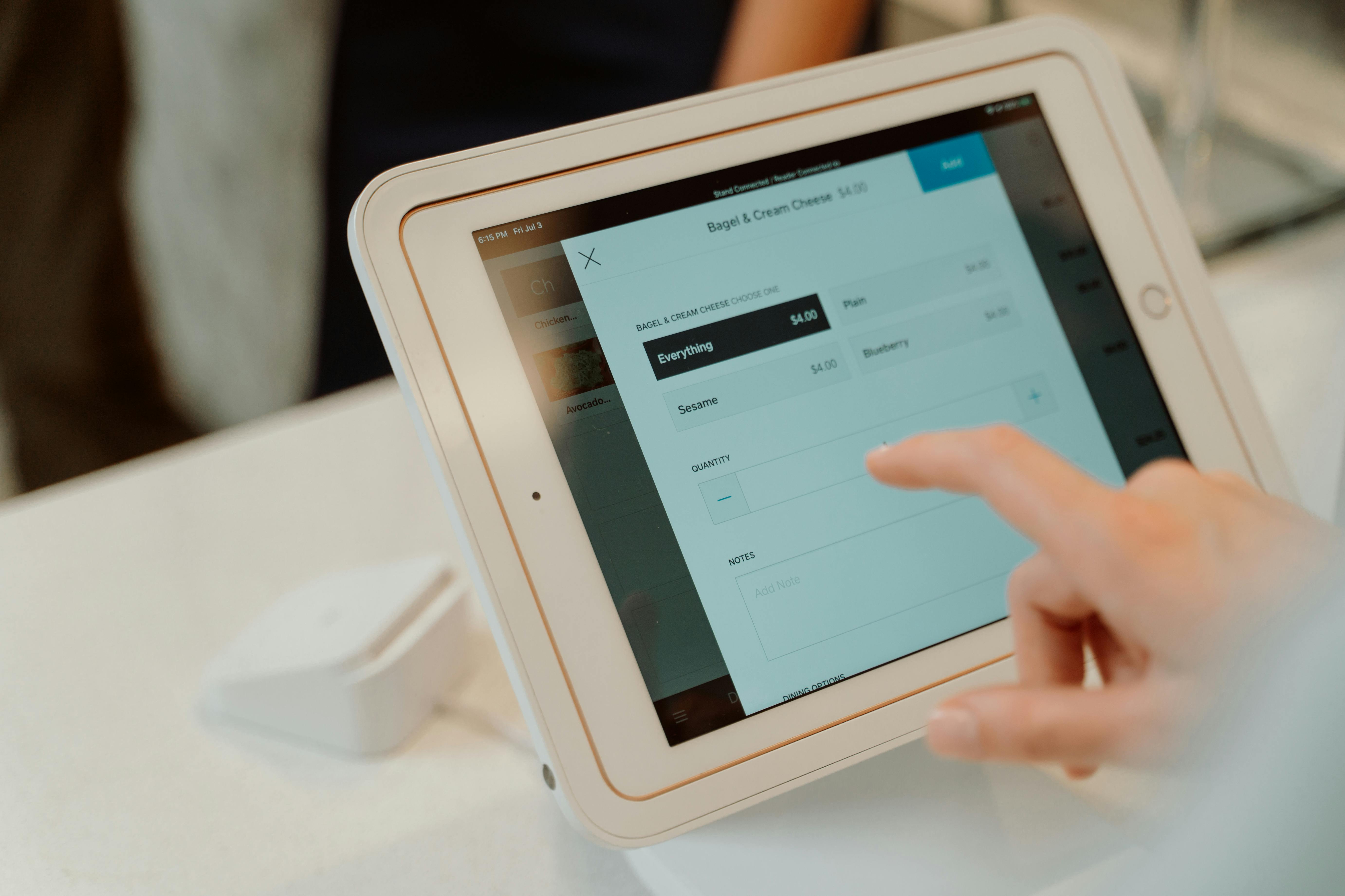 Apa Itu POS (Point of Sale)? Pengertian, Manfaat, dan Perannya dalam Operasional Bisnis