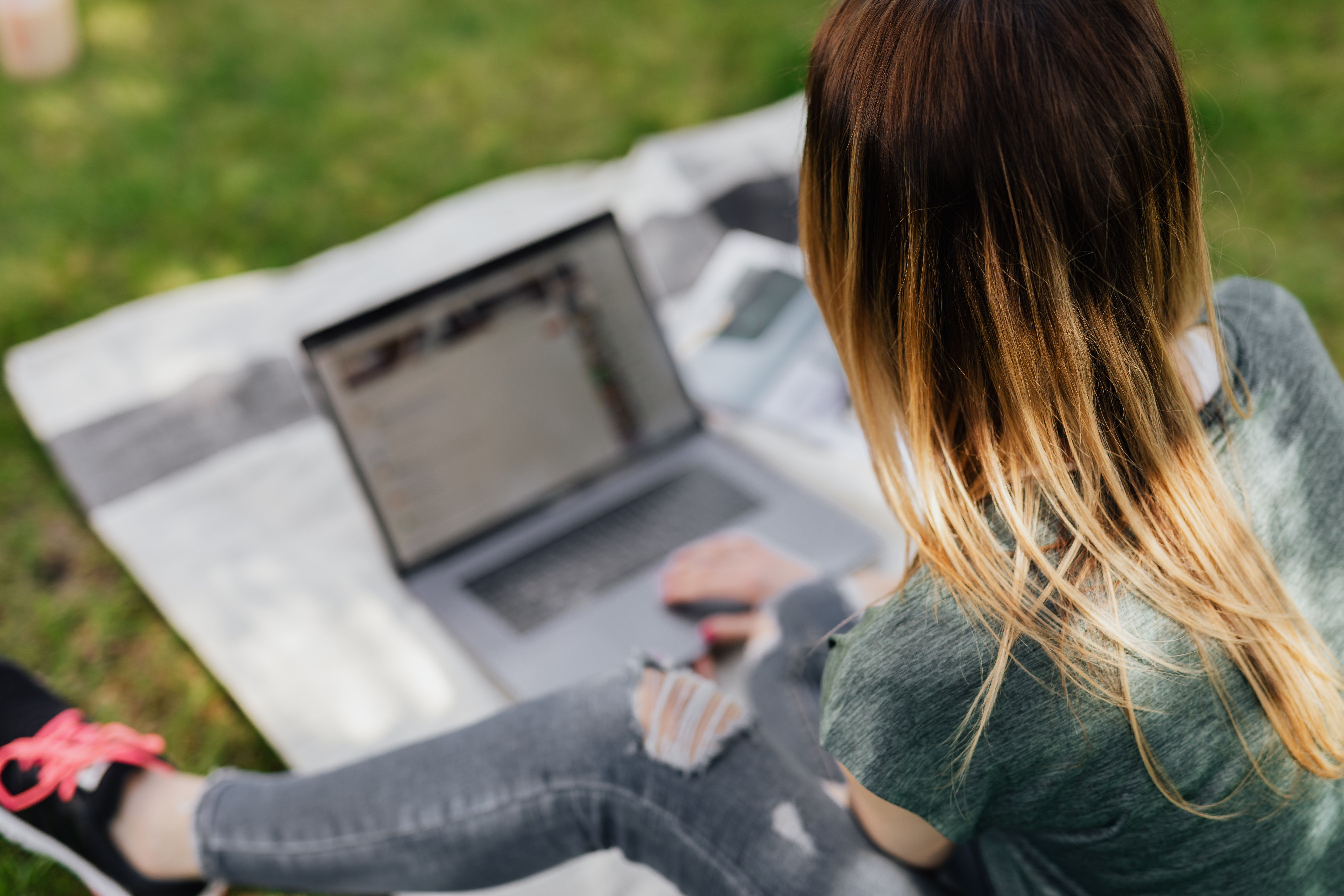 Apa Itu LMS (Learning Management System)? Panduan Lengkap untuk Sekolah, Kursus, dan Perusahaan